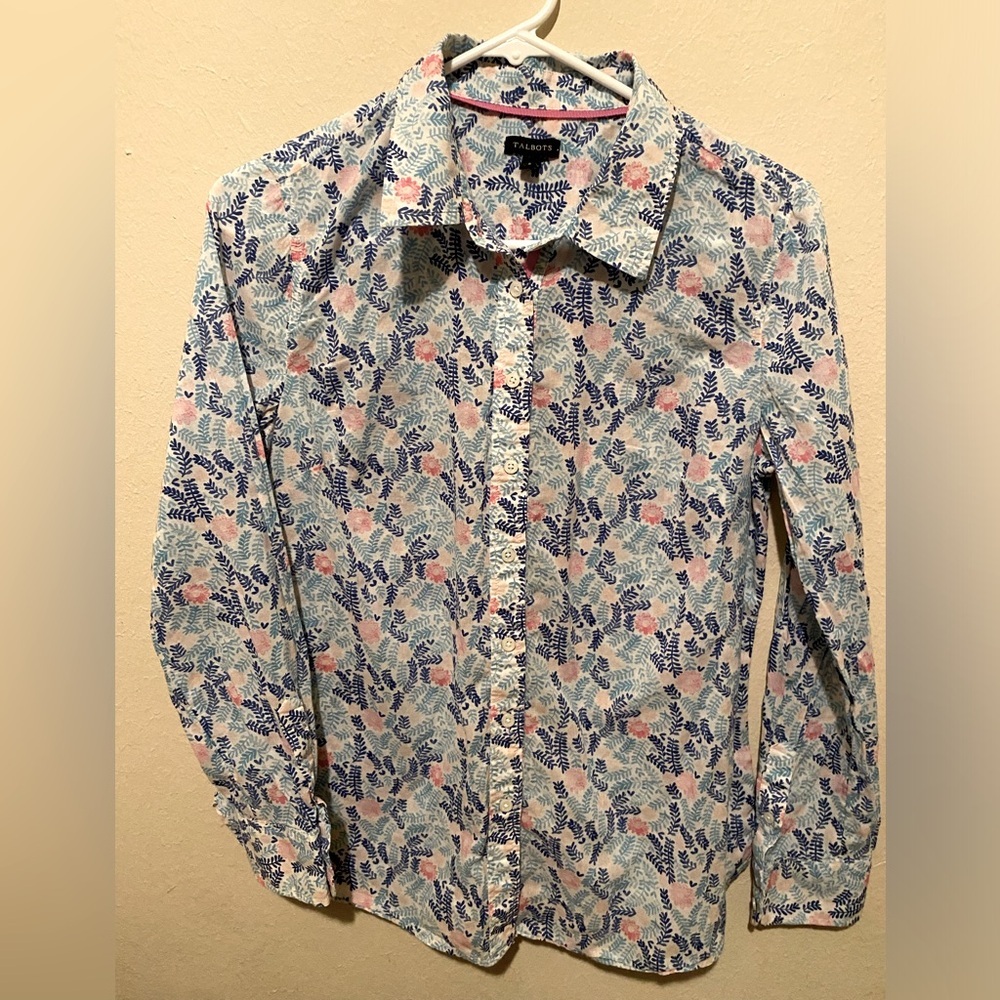 Women’s Talbots SzSm Floral Button Up
shirt
